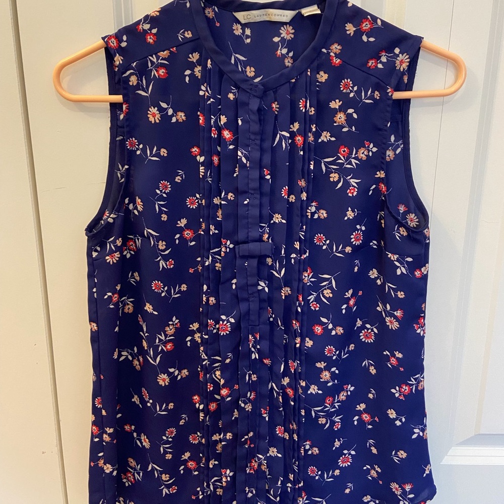 Lauren Conrad- Size Small - Sleeveless Blue Floral Top